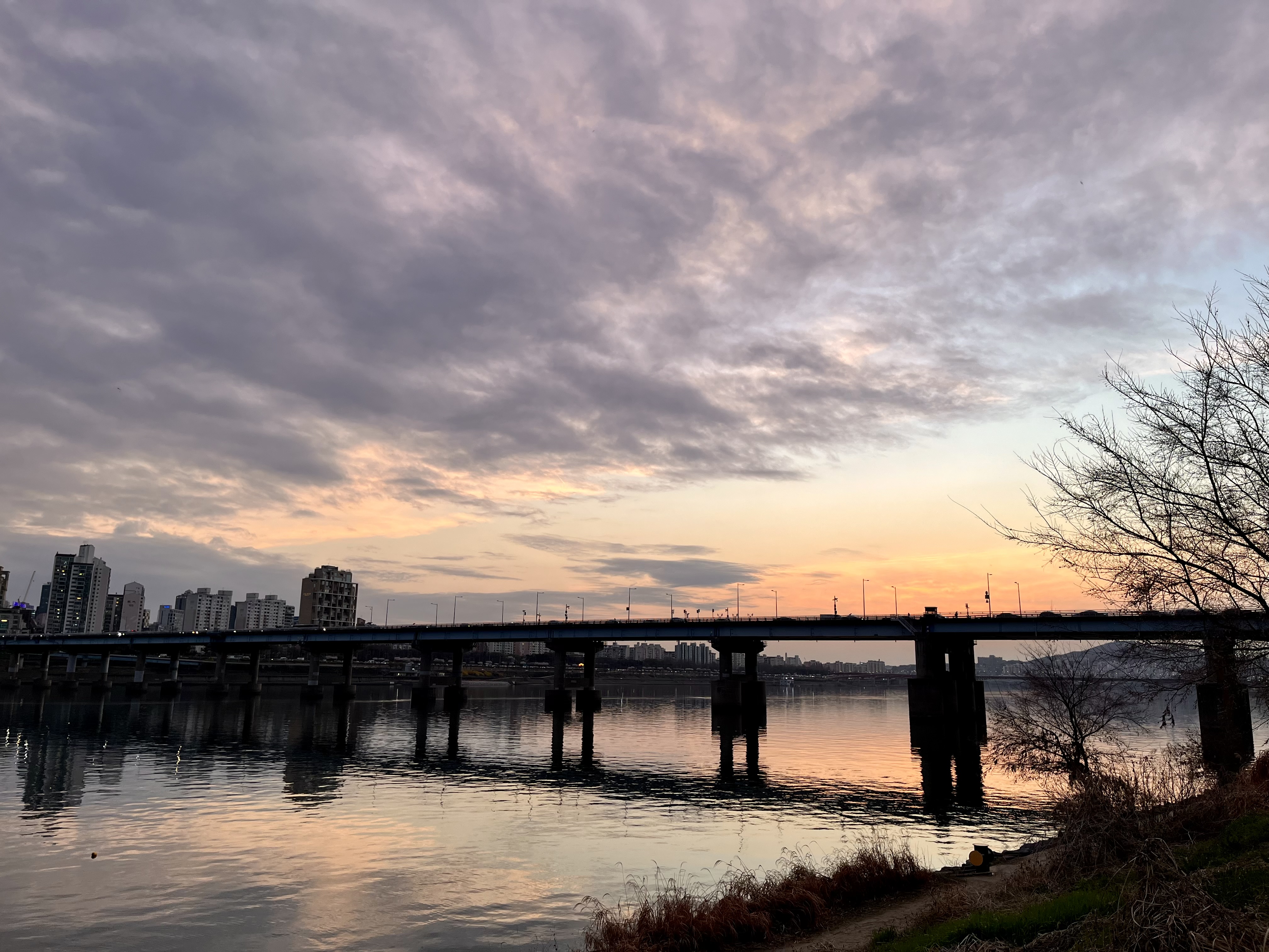 Ttukseom Han River area, starting from Jayang-dong